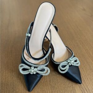 Closed Toe Rhinestone Low Slingback Kitten Heels Adjustable Strap Size 9